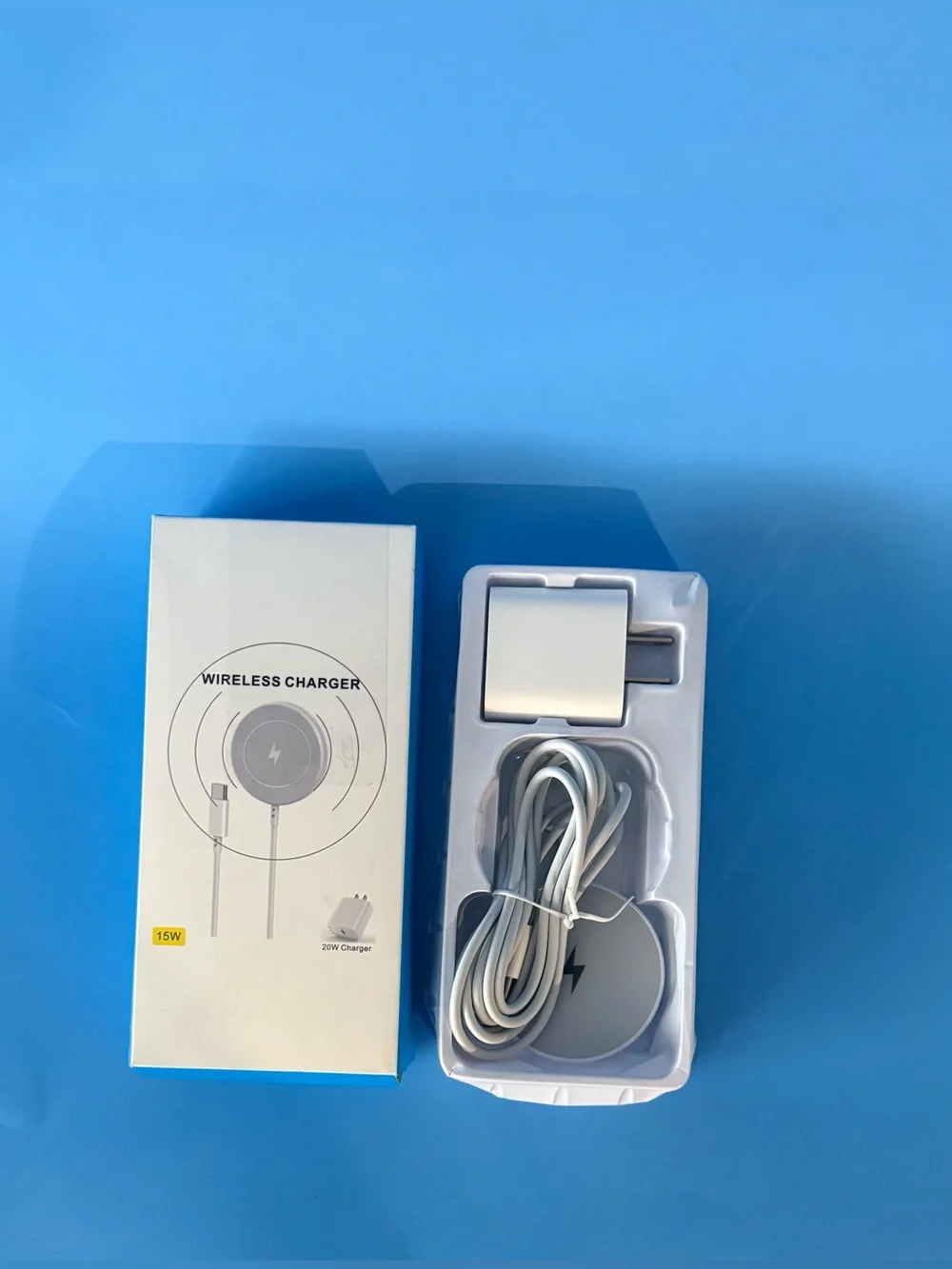 15W Magnetic Wireless Charger Fast Charging Pad with 20W USB-C Adapter iPhone